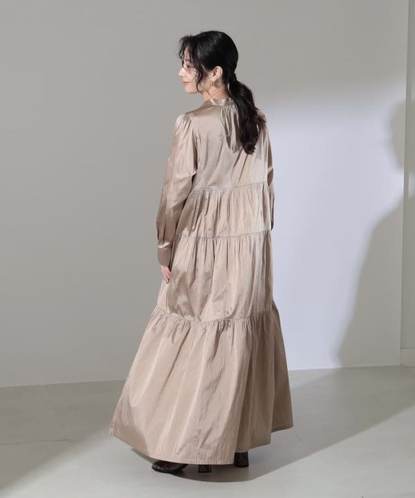 坂本 涼花さんの「BEAMS WOMEN｜【別注】ne Quittez pas / ポリエステル ティアード ロングスリーブ ワンピース」を使ったコーディネート