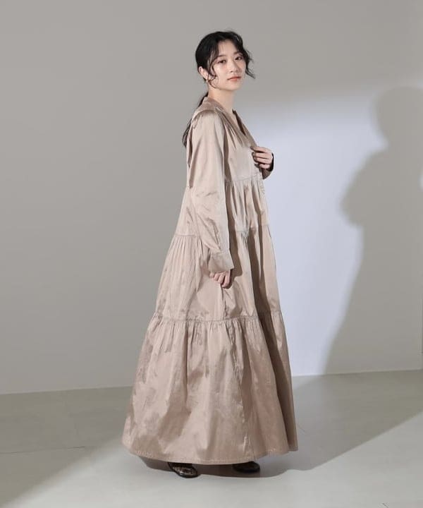 坂本 涼花さんの「BEAMS WOMEN｜【別注】ne Quittez pas / ポリエステル ティアード ロングスリーブ ワンピース」を使ったコーディネート