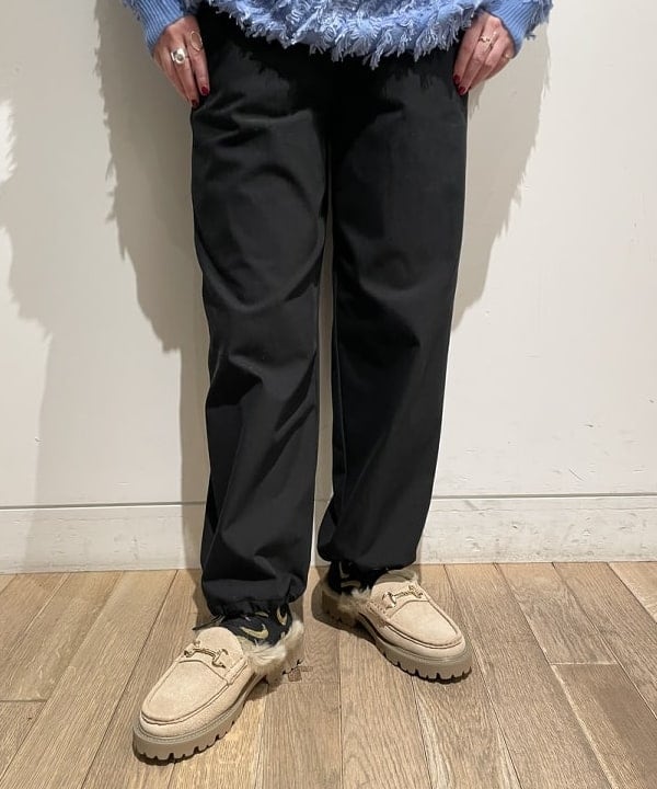 IZUMI MAYUMIさんの「BEAMS WOMEN｜【別注】sita parantica / ヘルメットバッグ」を使ったコーディネート