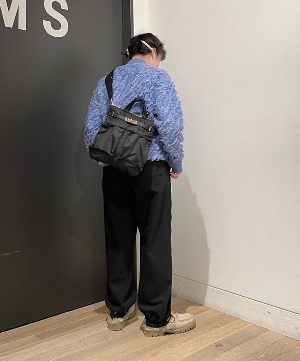 IZUMI MAYUMIさんの「BEAMS WOMEN｜【別注】sita parantica / ヘルメットバッグ」を使ったコーディネート