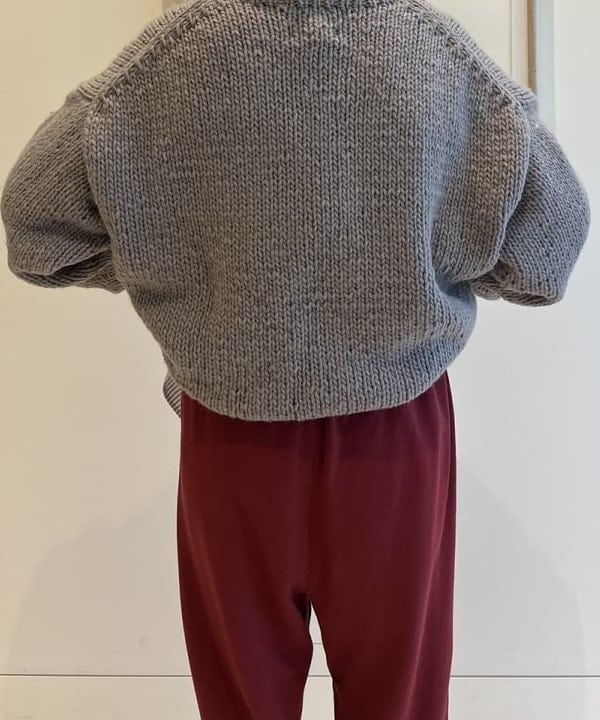 ミナミマリコさんの「BEAMS WOMEN｜ヘム アレンジ スウェット パンツ」を使ったコーディネート
