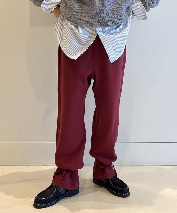 ミナミマリコさんの「BEAMS WOMEN｜ヘム アレンジ スウェット パンツ」を使ったコーディネート
