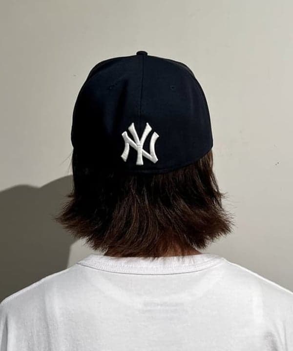 関澤 佑樹さんの「BEAMS WOMEN｜NEW ERA / 別注 Pre-Curved 59FIFTY Back Logo Cap 24AW」を使ったコーディネート