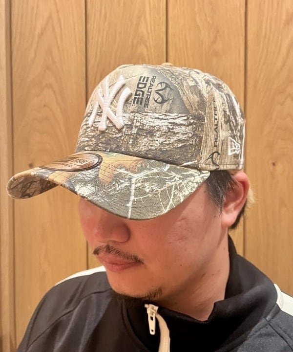 新里 京介さんの「BEAMS WOMEN｜BEAMS / ワイドフィット デニムパンツ」を使ったコーディネート