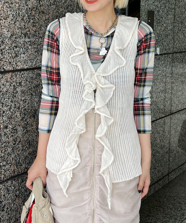 あさひさんの「BEAMS WOMEN｜シアー リブ ラッフル ノースリーブ トップス」を使ったコーディネート