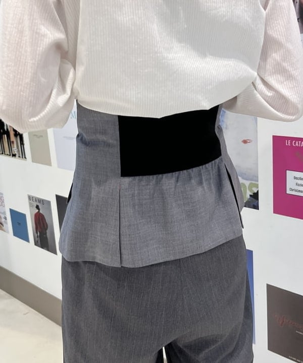 神坂 莉子さんの「BEAMS WOMEN｜ワイド ベルト ビスチェ」を使ったコーディネート