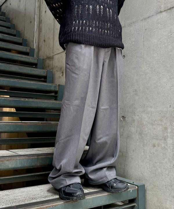 Ryohei Takataさんの「BEAMS WOMEN｜2プリーツ ワイド スラックス」を使ったコーディネート