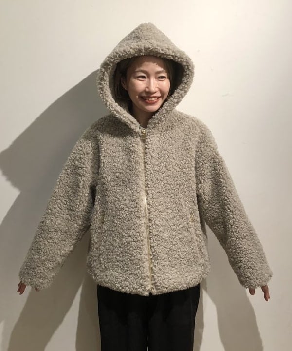 おはぎ(萩原)さんの「BEAMS WOMEN｜TATRAS / IPAMA ボア フードジャケット」を使ったコーディネート