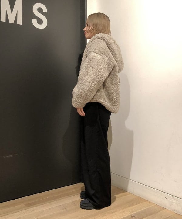 おはぎ(萩原)さんの「BEAMS WOMEN｜TATRAS / IPAMA ボア フードジャケット」を使ったコーディネート