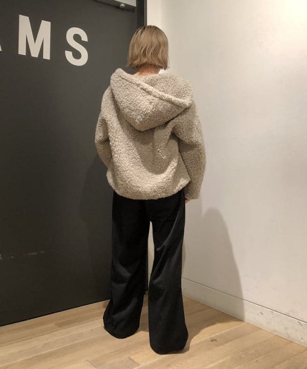おはぎ(萩原)さんの「BEAMS WOMEN｜TATRAS / IPAMA ボア フードジャケット」を使ったコーディネート