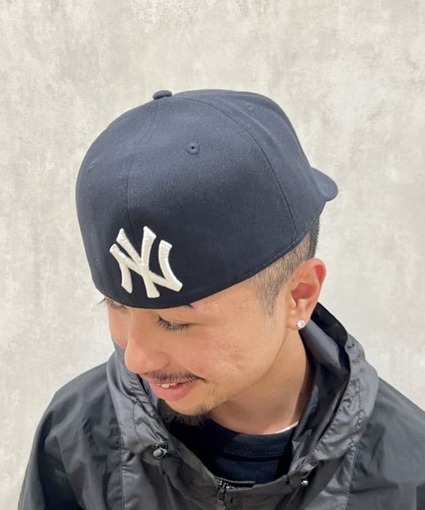 ムファサさんの「BEAMS WOMEN｜NEW ERA / 別注 Pre-Curved 59FIFTY Back Logo Cap 24AW」を使ったコーディネート