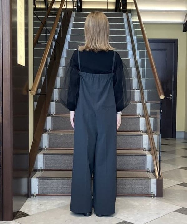 蒲原 捺美さんの「BEAMS WOMEN｜チュール スリーブ クルーネック プルオーバー」を使ったコーディネート