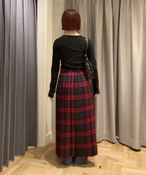 中川　ゆららさんの「BEAMS WOMEN｜【別注】O’NEIL OF DUBLIN / ウール イージー ロング チェック キルトスカート」を使ったコーディネート