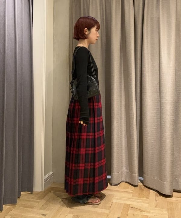 中川　ゆららさんの「BEAMS WOMEN｜【別注】O’NEIL OF DUBLIN / ウール イージー ロング チェック キルトスカート」を使ったコーディネート