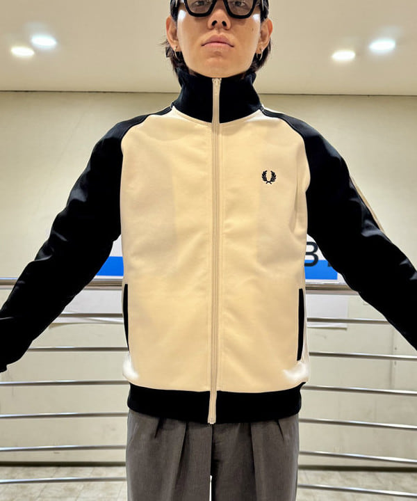 配島 孝明さんの「BEAMS WOMEN｜2プリーツ ワイド スラックス」を使ったコーディネート