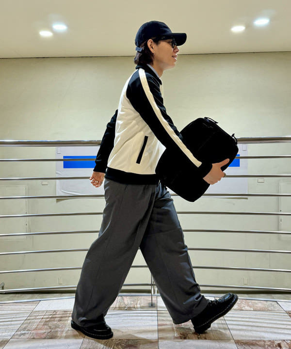 配島 孝明さんの「BEAMS WOMEN｜2プリーツ ワイド スラックス」を使ったコーディネート