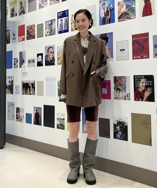 神坂 莉子さんの「BEAMS WOMEN｜カット コーデュロイ バイカー ショーツ」を使ったコーディネート