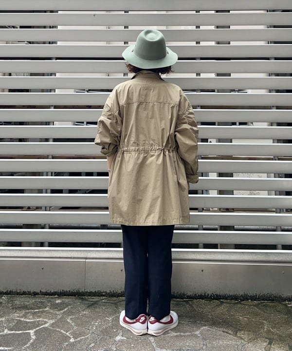 まつむさんの「BEAMS WOMEN｜BEAMS BOY / ポリエステル ウール シンチ バック スラックス」を使ったコーディネート