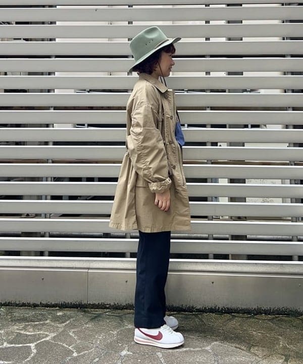 まつむさんの「BEAMS WOMEN｜BEAMS BOY / ポリエステル ウール シンチ バック スラックス」を使ったコーディネート