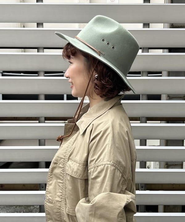 まつむさんの「BEAMS WOMEN｜BEAMS BOY / ポリエステル ウール シンチ バック スラックス」を使ったコーディネート