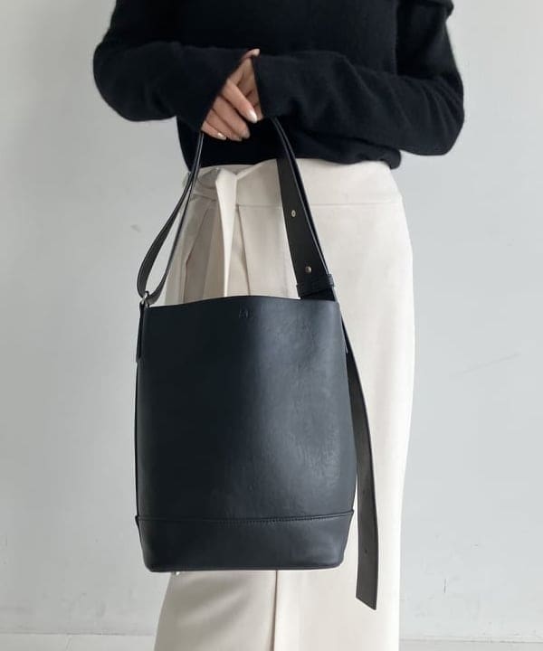 SAKAIさんの「BEAMS WOMEN｜フォックス ウール オフショルダー プルオーバーニット」を使ったコーディネート
