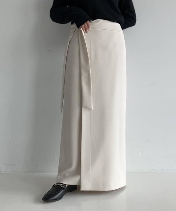 SAKAIさんの「BEAMS WOMEN｜フォックス ウール オフショルダー プルオーバーニット」を使ったコーディネート