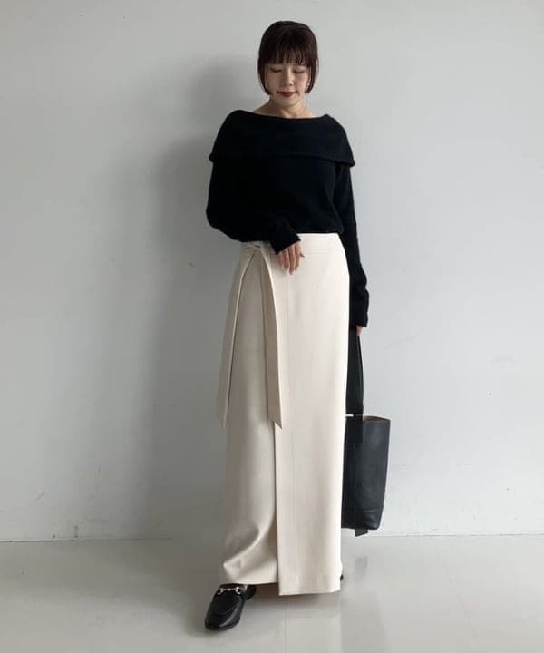 SAKAIさんの「BEAMS WOMEN｜フォックス ウール オフショルダー プルオーバーニット」を使ったコーディネート