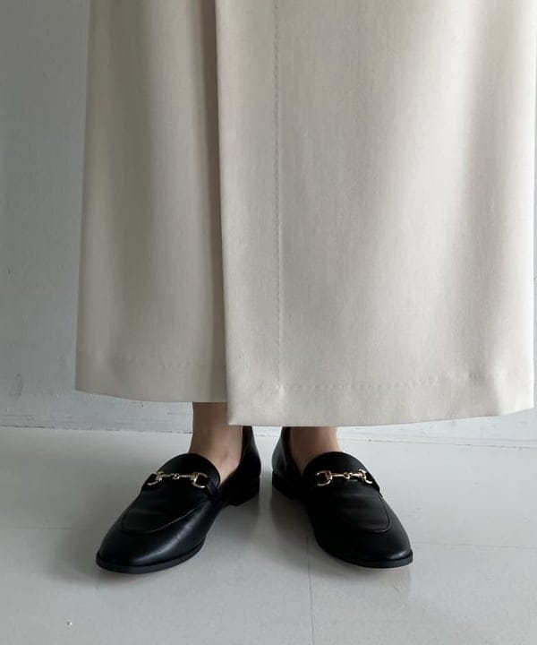 SAKAIさんの「BEAMS WOMEN｜フォックス ウール オフショルダー プルオーバーニット」を使ったコーディネート