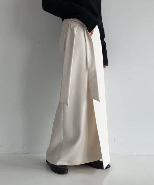 SAKAIさんの「BEAMS WOMEN｜フォックス ウール オフショルダー プルオーバーニット」を使ったコーディネート