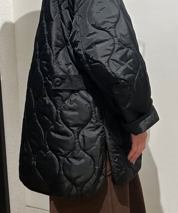 佐藤 亜美さんの「BEAMS WOMEN｜フェイクレザー Vネック ノースリーブ ワンピース」を使ったコーディネート