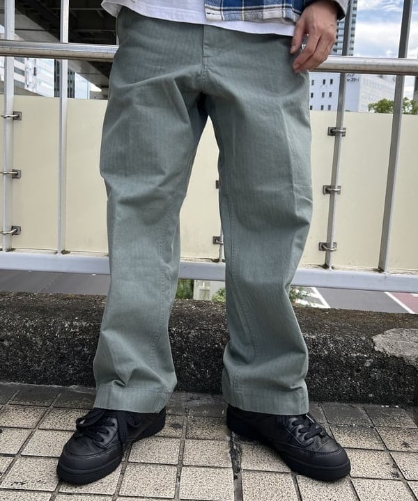 Sunnyさんの「BEAMS PLUS / MIL Trousers Herringbone」を使ったコーディネート