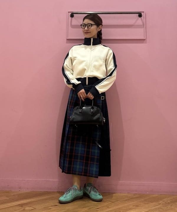 佐々木 南美さんの「BEAMS WOMEN｜チェック 切り替え キルト スカート」を使ったコーディネート