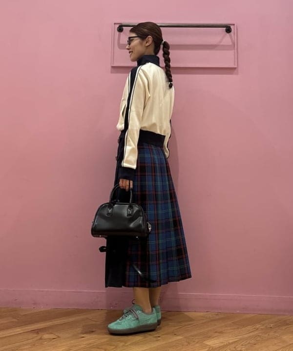 佐々木 南美さんの「BEAMS WOMEN｜チェック 切り替え キルト スカート」を使ったコーディネート