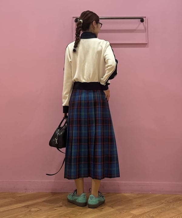 佐々木 南美さんの「BEAMS WOMEN｜チェック 切り替え キルト スカート」を使ったコーディネート