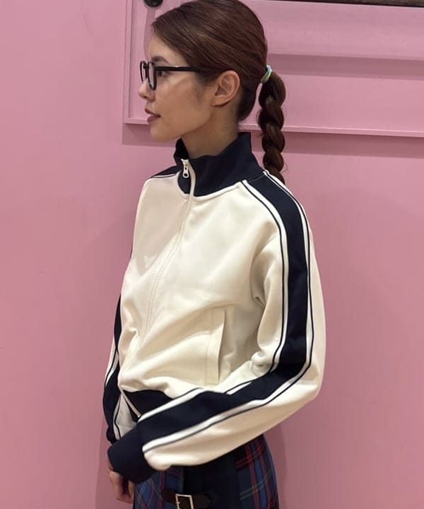 佐々木 南美さんの「BEAMS WOMEN｜チェック 切り替え キルト スカート」を使ったコーディネート