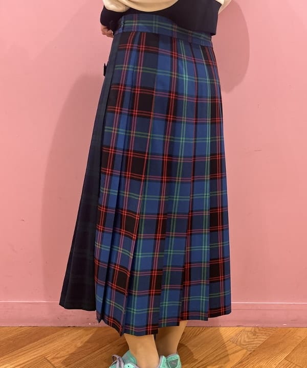 佐々木 南美さんの「BEAMS WOMEN｜チェック 切り替え キルト スカート」を使ったコーディネート