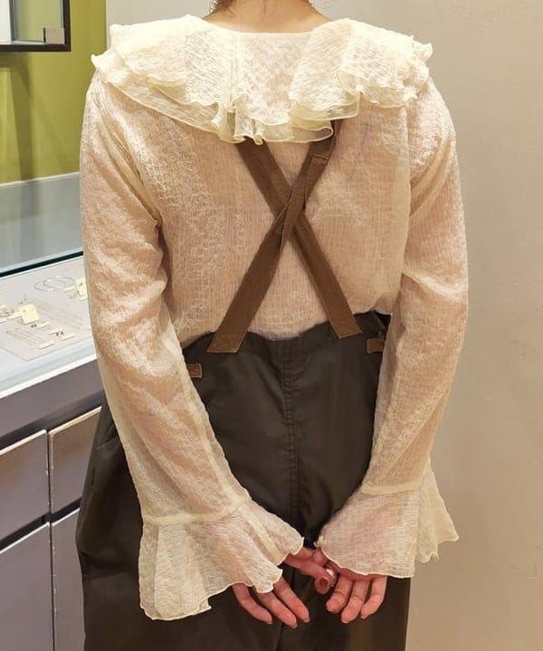 saori KATOさんの「BEAMS WOMEN｜シアー ラッフル ブラウス」を使ったコーディネート