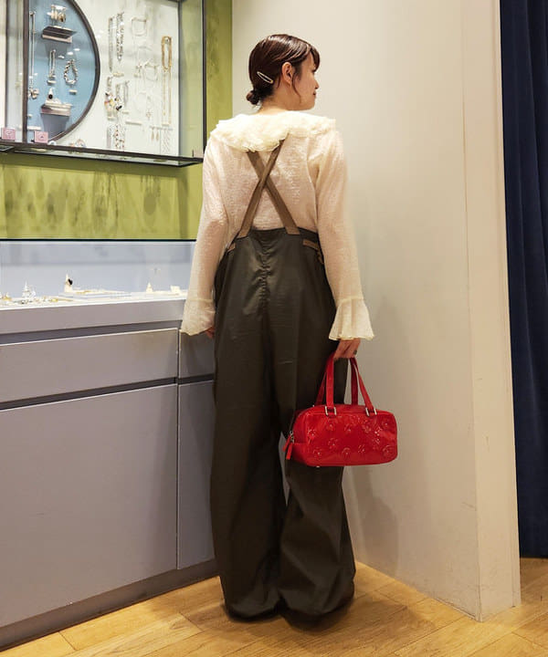 saori KATOさんの「BEAMS WOMEN｜シアー ラッフル ブラウス」を使ったコーディネート