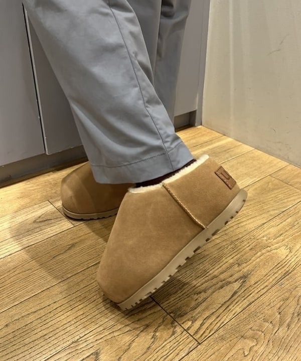 神坂 莉子さんの「BEAMS WOMEN｜UGG(R) / W PUMPED SLIDE」を使ったコーディネート
