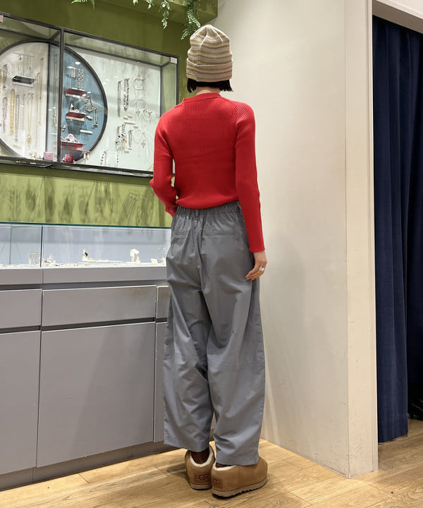 神坂 莉子さんの「BEAMS WOMEN｜UGG(R) / W PUMPED SLIDE」を使ったコーディネート