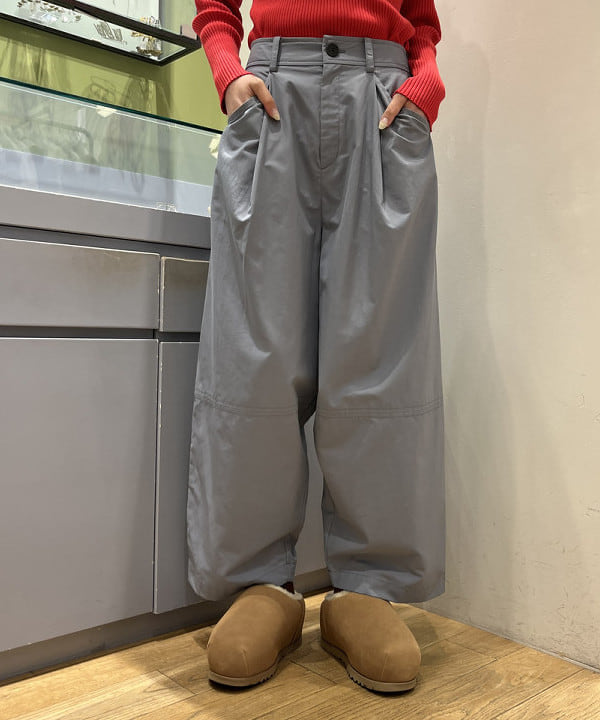 神坂 莉子さんの「BEAMS WOMEN｜UGG(R) / W PUMPED SLIDE」を使ったコーディネート