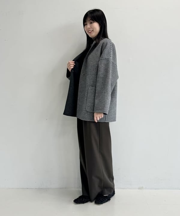 山田 千遥さんの「BEAMS WOMEN｜バックル 2タック ワイドパンツ」を使ったコーディネート