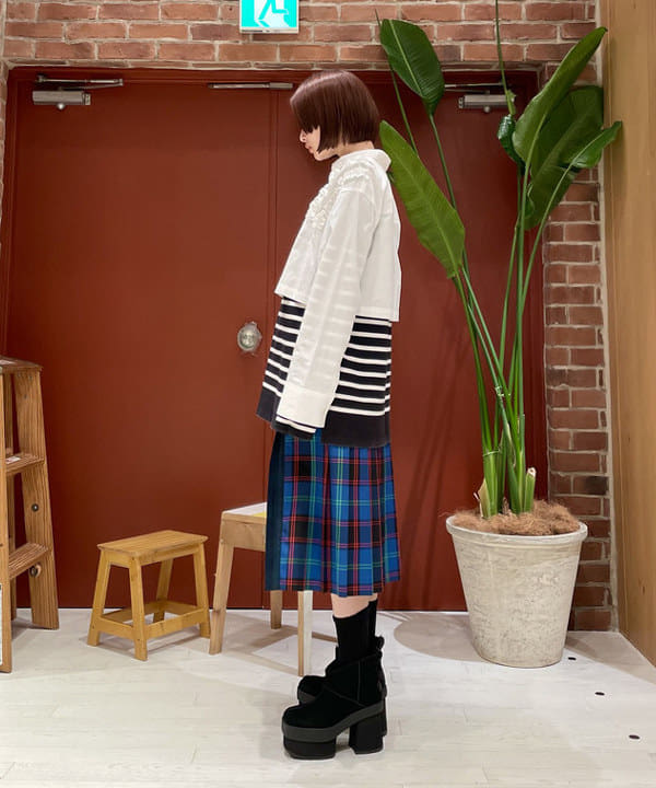 水野 萌香さんの「BEAMS WOMEN｜チェック 切り替え キルト スカート」を使ったコーディネート