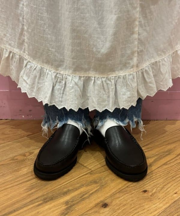 佐々木 南美さんの「BEAMS WOMEN｜RED CARD TOKYO / Leslie デニムパンツ」を使ったコーディネート