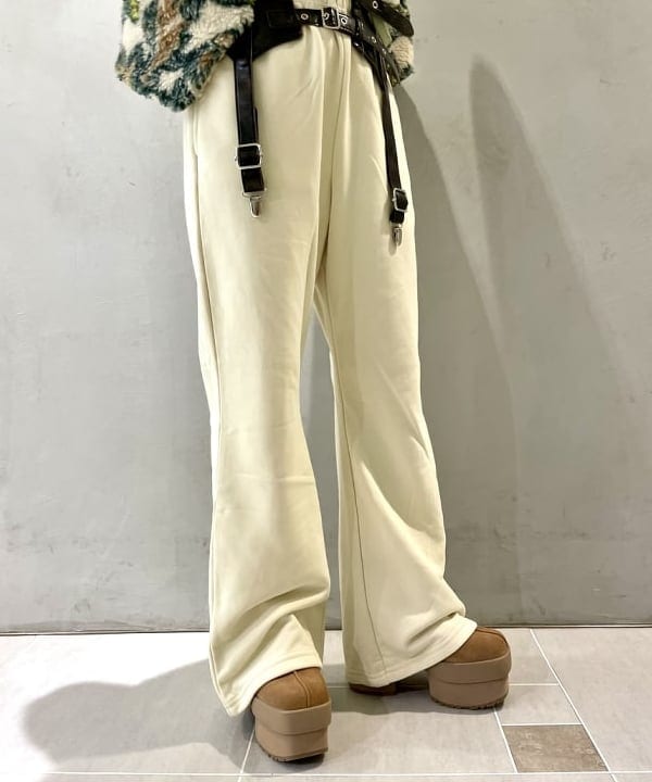 カタヤマ アヤさんの「BEAMS WOMEN｜ボウタイ ギャザー スリーブ Tシャツ」を使ったコーディネート