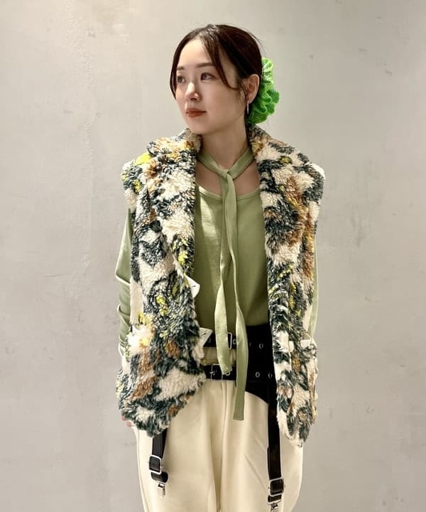 カタヤマ アヤさんの「BEAMS WOMEN｜ボウタイ ギャザー スリーブ Tシャツ」を使ったコーディネート