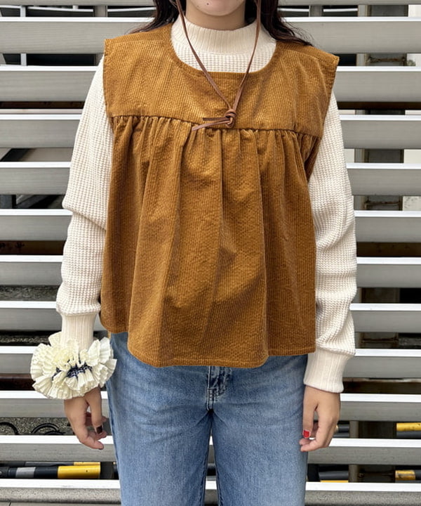 チナツさんの「BEAMS WOMEN｜Jackman / 別注 ワッフル ミドルネック」を使ったコーディネート