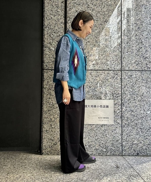 つぼさんの「BEAMS WOMEN｜Gramicci × BEAMS BOY / 別注 2プリーツ ワイド スラックス」を使ったコーディネート