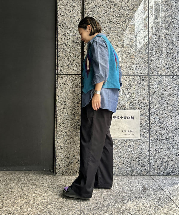つぼさんの「BEAMS WOMEN｜Gramicci × BEAMS BOY / 別注 2プリーツ ワイド スラックス」を使ったコーディネート