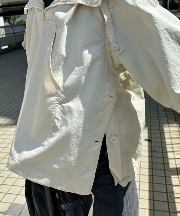 秋元 亮汰さんの「サイド ボタン アノラック」を使ったコーディネート